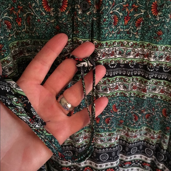 Flowing Dress - Picture 4 of 7